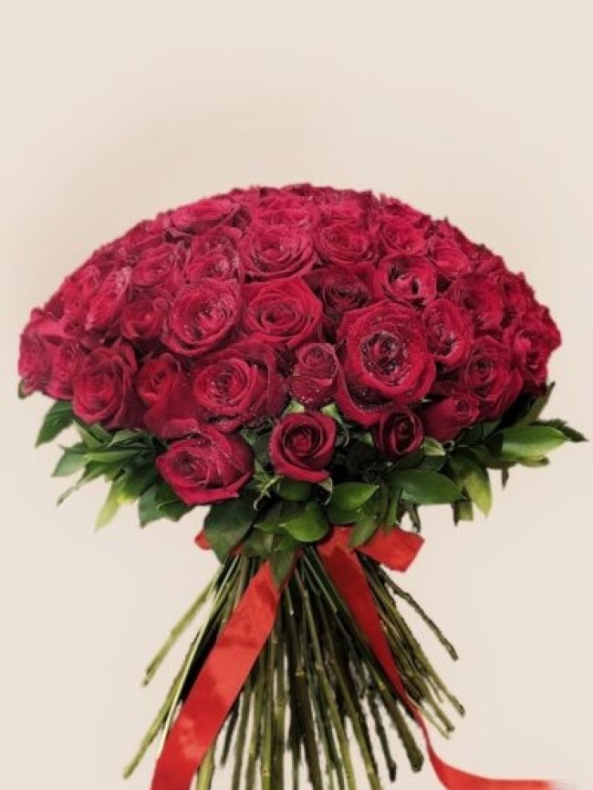 Send Valentine's Day Gifts UAE, Roses Delivery Online Dubai