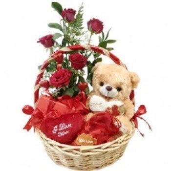 Buy Valentine's Day Gift Basket Online Delivery across UAE - Mange Tout