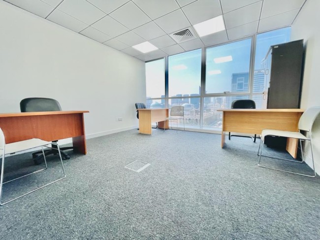 Spacious office || 30sqm w/ window || 0% commission