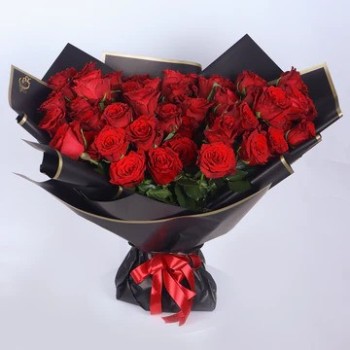 Buy Fresh Flower Bouquet With On-Time Delivery Services in Dubai