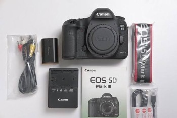 Canon EOS 5D Mark III Camera 