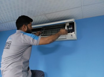 AC Air Conditioning HVAC DUCTED Split Central Package Unit FCU Maintenance AMC Service Arabian Ranches 2