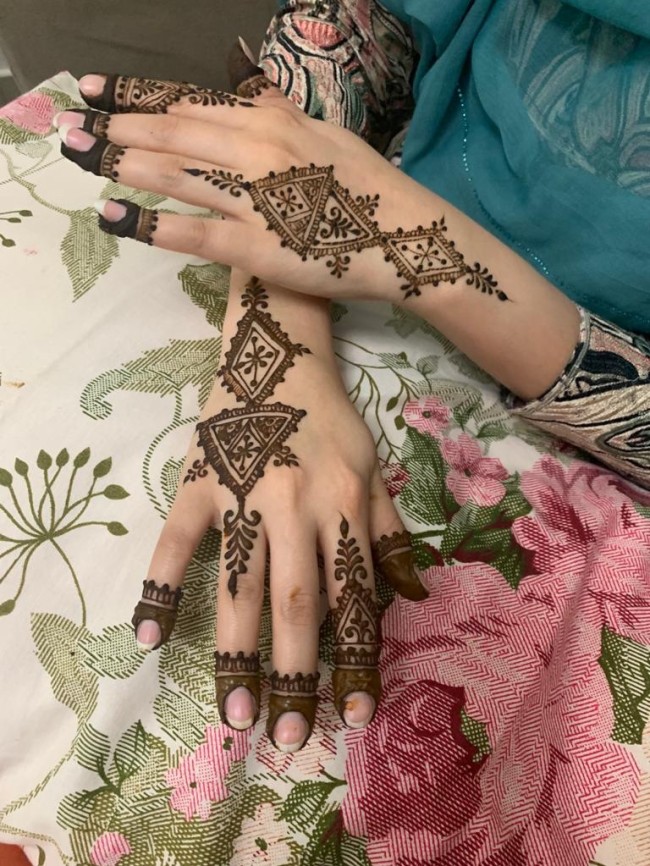 Henna designing services | Indian & Arabic styles | For all occasions