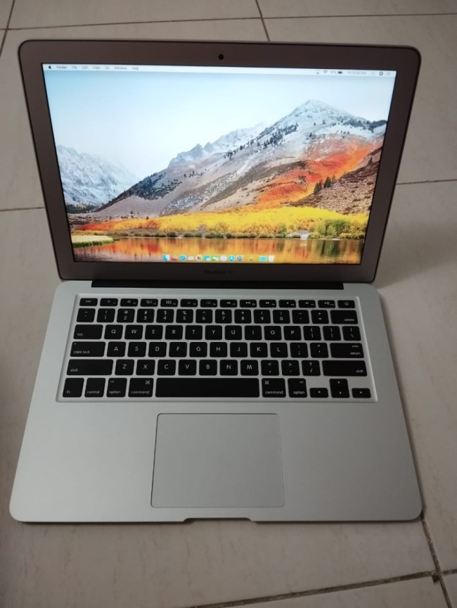 Apple Macbook Air 2017 only 1299AED