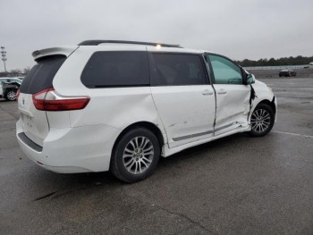 2019 TOYOTA SIENNA XLE 2