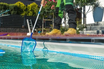 Affordable and Efficient Pool Maintenance Services in Dubai 