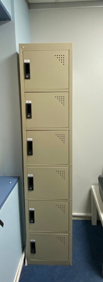 Office Locker With Lockers & Keys