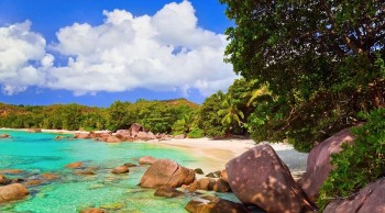 FOR SALE BEACH PROPERTY IN PRASLIN SEYCHELLES