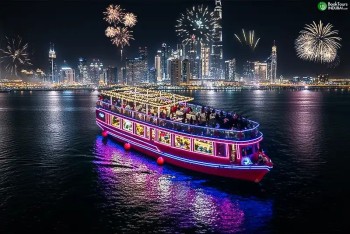 new-year-dubai-creek-cruise