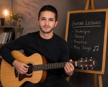 🎸 **GUITAR LESSONS WITH MAHER – DUBAI** 🎸  