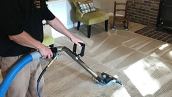 Sofa shampooing cleaning services dubai